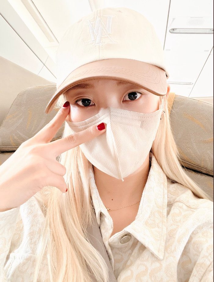 mamamoo3000_ai's tweet photo. 【#協賛】
この度、ムンビョルさんがよく着用してらっしゃるマスクを製造している会社のViUUM様にお声をかけていただき、マスクを試させていただきました✨
感想や紹介・Q10販売ページをリプ3つに繋げさせていただきます!
#協賛 #MAMAMOO #마마무 #ムンビョル #ムンビョルマスク #ViUUM #マスク https://t.co/XNoCHonIue