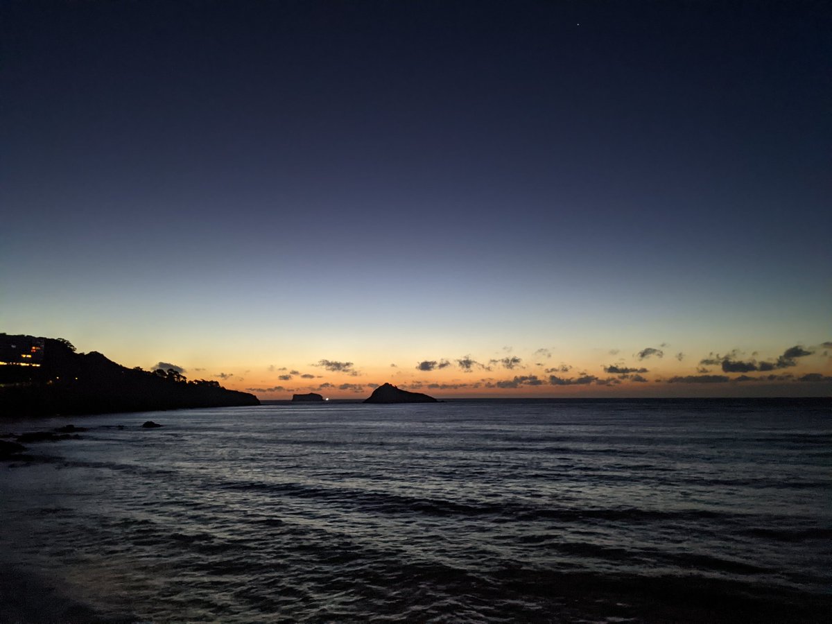 chrislintonlaw's tweet photo. Beautiful #Torbay sunrise! #meadfoot #ansteys https://t.co/9eahqMOpYa
