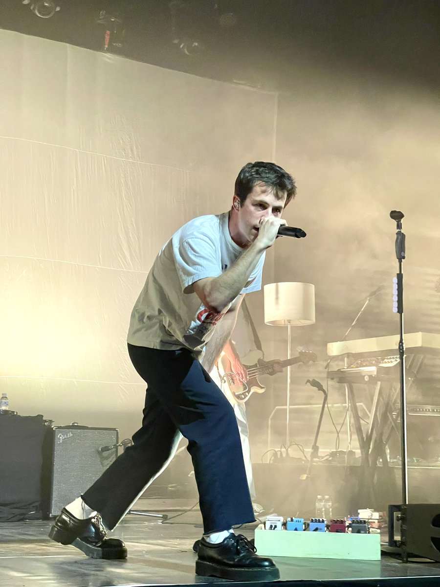 Samtayblers's tweet photo. Never get tired of you
#wallowsliveinbangkok #wallows #TMTIO #Tellmethatitsover https://t.co/mcOduCtfzB