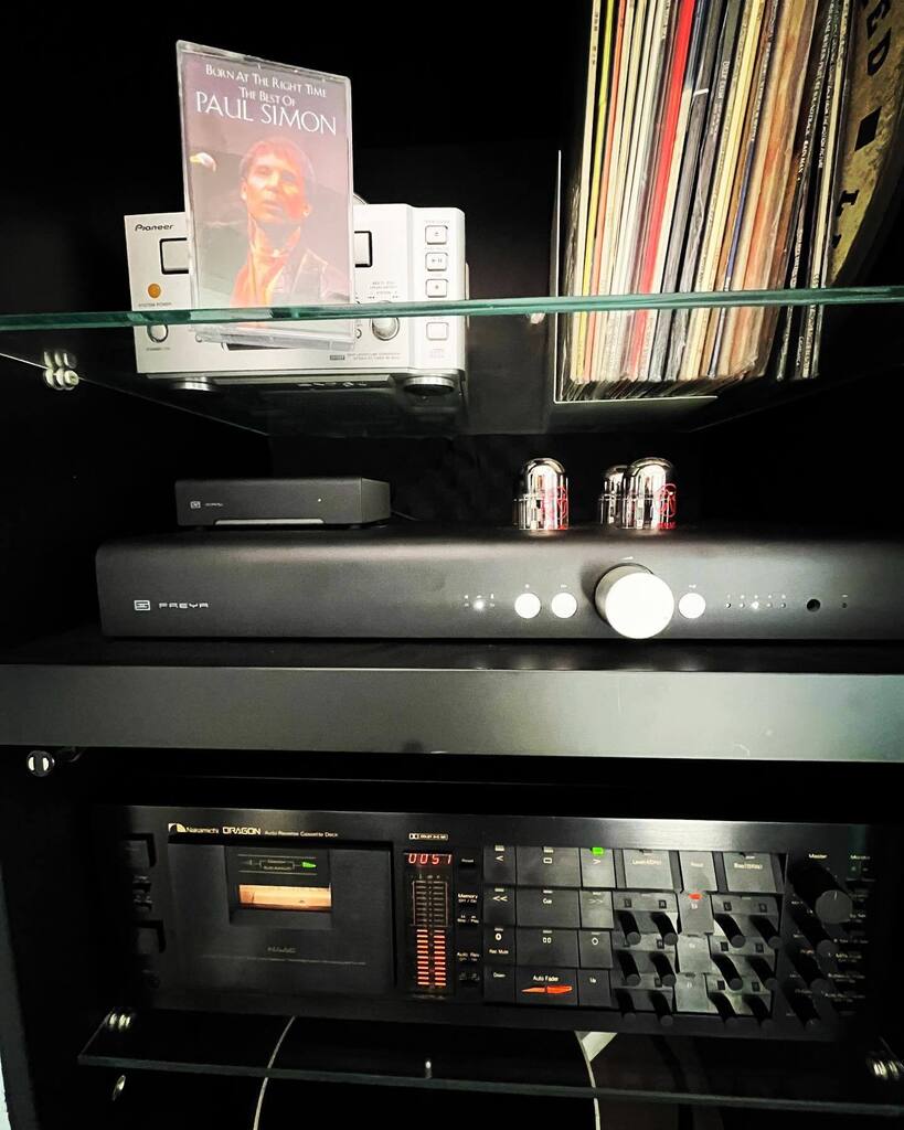 tomhk's tweet photo. It is the best sound quality pre-recorded cassette tape I got #paulsimon #casettetape https://t.co/ZcsPTZ97FO https://t.co/rlHpgyq0GR