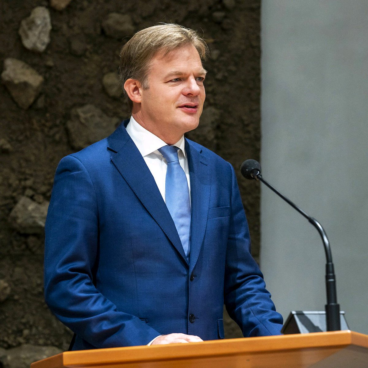 2e Hub Cobben Rede! Over Macht en Tegenmacht. Met 2 'kanonnen van redenaren: <a href="/RaoulHedebouw/">Raoul Hedebouw</a> en <a href="/PieterOmtzigt/">Pieter Omtzigt</a>. 

🗓 Zaterdag 18 maart om 13.00 uur. 
🚩 Royal theater Heerlen. 
🔖Toegang gratis, aanmelden verplicht. Via MwvdWeerden@ziggo.nl 

#HubCobbenRede #Heerlen