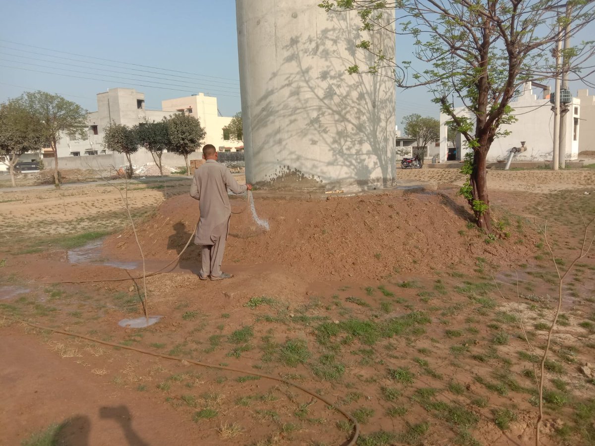IEP_Town's tweet photo. Watering at New Park Development.

#malikshahbazalikhokhar #President #engineerstown #cooperative #society #Lahore #watering #newparkdevelopment https://t.co/aRcI324Yfq