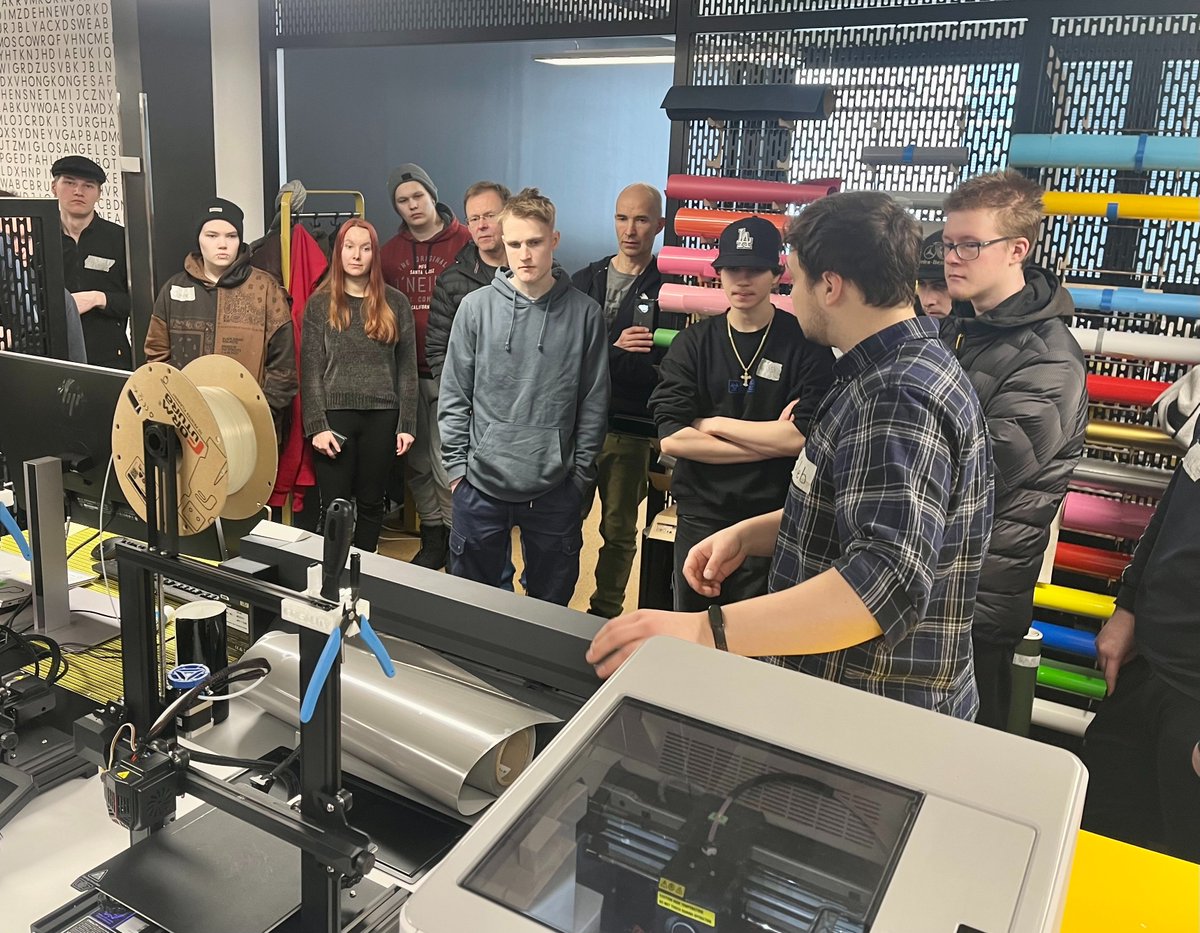Make4Change's tweet photo. Last week we had fun in our #vinylcutting workshop with Haukipudas crew from Oulun kaupungin nuorten työpajat.  We were happy to have so many makers at #fablab and they made some cool prints and stickers! Looking forward to continuing digitalfabrication journey with you guys🔥 https://t.co/LPHY6e5KfU