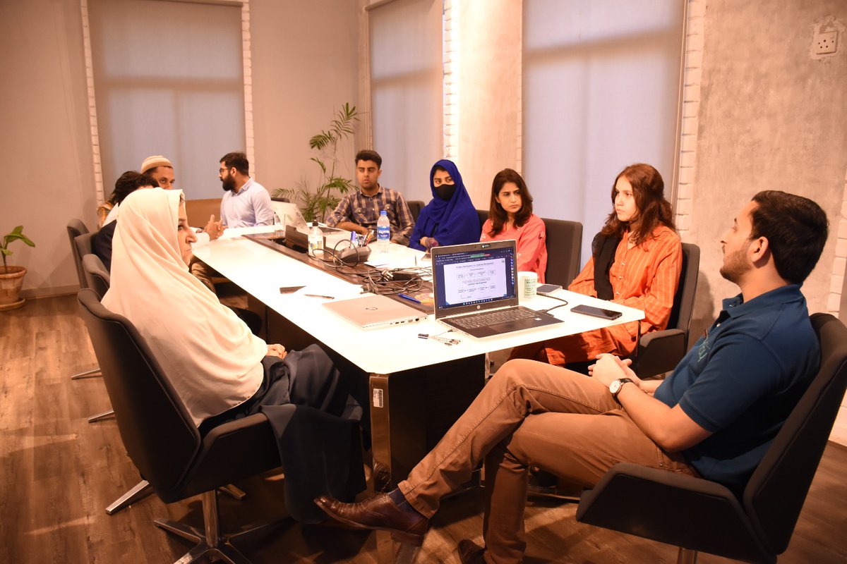 NIC_Karachi's tweet photo. Rev up your sales game! 📈🚀
Our startup founders had an amazing time learning top-notch sales techniques from Furqan Kidwai, co-founder of @ypayfinancialpk .
Thanks for sharing your expertise with us, Furqan! 🙌
#NICKarachi #YPay #SalesTechniques https://t.co/p4QqVwB0Kn