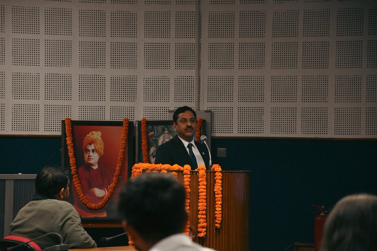 jagirdarviksa's tweet photo. Our Honourable chief guest 𝐃𝐫. 𝐒𝐚𝐧𝐣𝐞𝐞𝐯 𝐊𝐮𝐦𝐚𝐫 𝐉𝐨𝐬𝐡𝐢 delivered his speech on this topic. The students were very excited about this session.
#ThinkIndia #NITJ #TechNITi'23
@dr_skjoshi @thinkindiaorg https://t.co/GxMUVCFENX