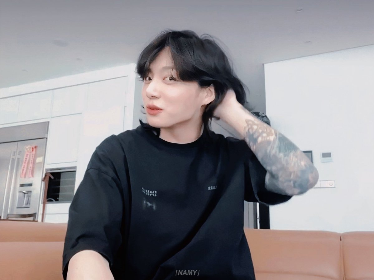 NAMY32724006's tweet photo. 🎀🎀🎀💕

#Jungkooklive #jungkooie #JUNGKOOK #정국 #BTSJUNGKOOK #방탄소년단 https://t.co/Bjfy9PbwiV