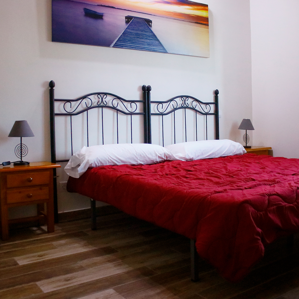 Damos hoy la bienvenida a nuestra Asociación al albergue La Cala, en Loredo (Ribamontán al Mar). El lugar ideal para disfrutar del Surf en una de las mejores zonas de España. La Cala dispone desde habitaciones dobles, hasta espacios para grupos.
turismoruralcantabria.com