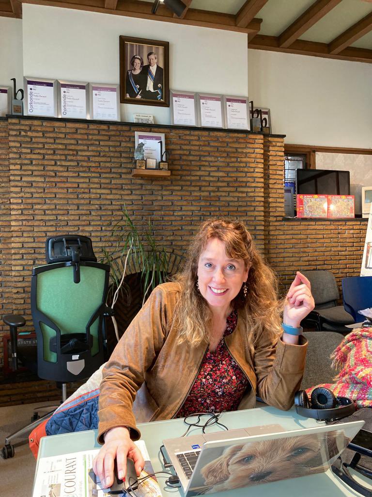 Onze werkplek voor één dag: locatie uitzending op #NHRadio @nhnieuws vanaf Texel en nu even voorbereiden bij onze vrienden van de <a href="/texelsecourant/">Texelse Courant</a>