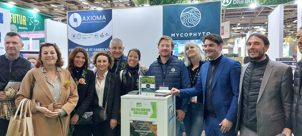 #SIA2023 
Merci à @JeromeViaud , Maire de Grasse, Vice Président du Département ,@MyleneAgnelli Maire de @Isola2000_06  pour votre visite 

In #agtech we trust 

@Delmotte_Em @FermeDigitale @Detourbetmyco