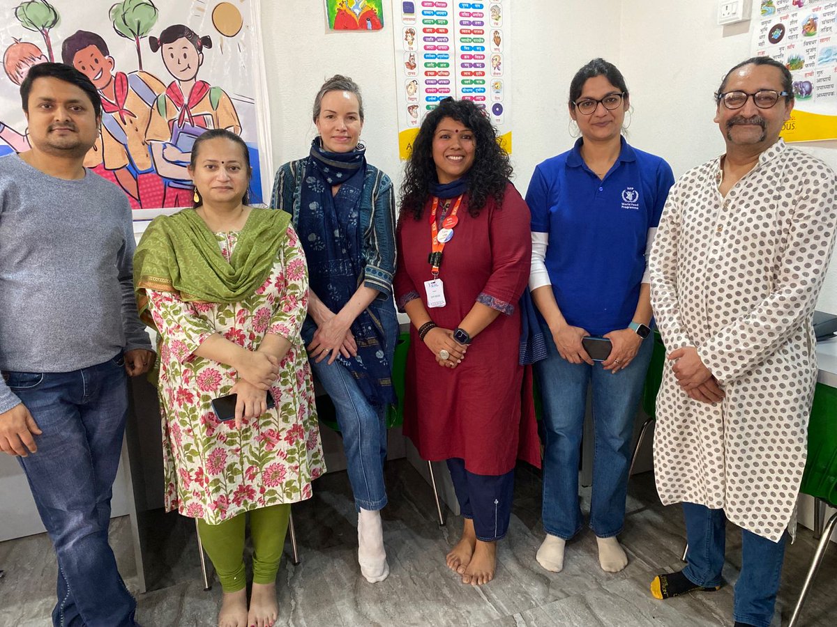 UNWFP_India's tweet photo. Country Director @Elisabeth_WFP &amp; @missyjain12 AVP - Global CSR EXL interacted with women undergoing #financial #digital literacy training in #Delhi through @exl_service #WFPTrustForIndia @UNWFP_India partnership for empowering women &amp; strengthening #foodsecurity @therealsatya https://t.co/I3FeAIDxYO
