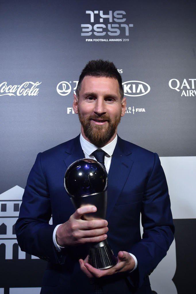 Cafeeh_transfer's tweet photo. أكثر من تواجد في تشكيلة العام 

16 - ليونيل ميسي

 15 - كريستيانو رونالدو

 11 - راموس

9 - إنييستا https://t.co/MlkrFX4Av8