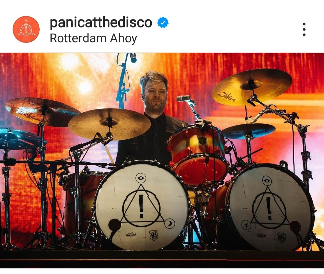 PATD_Japan's tweet photo. ㊗️🥳Happy Birthday✨🎉🥁
スペンサーから引き継ぎ、長い間パニックを支えてくれているダンに感謝🥰 https://t.co/Gfaz6fAkcb