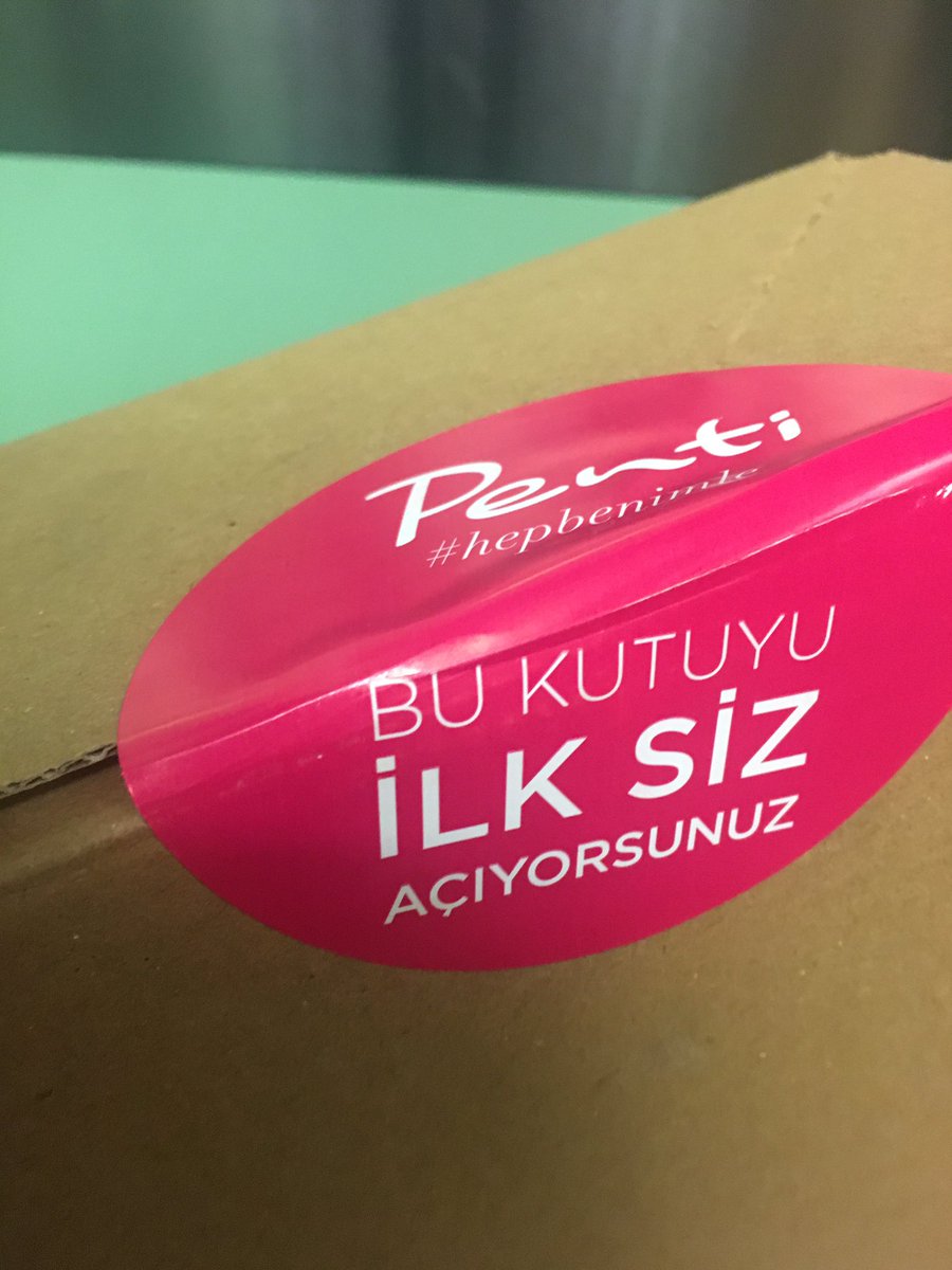 agubugubu's tweet photo. önceden pentiden alışveriş yapmıştım ve kargo bana paketi yırtılmış şekilde gelmişti üstelik kargocu teslim ederken yüzüme bakıp mal mal gülmüştü şimdi yine alışveriş yaptım ve böyle bi paketleme sistemiyle karşılaştım ne kadar mutlu olsam da türkiyede kadın olmak… https://t.co/rNacTLH6a7