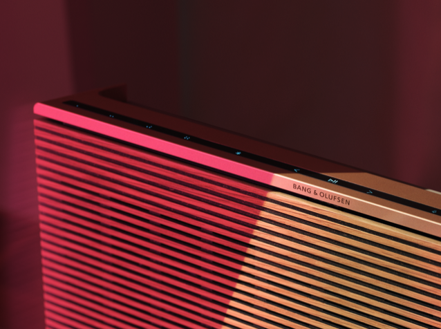 BangOlufsen's tweet photo. Sleek enough to fit anywhere, #BeosoundLevel adapts playback to match any room. 

Read more about it below: 
https://t.co/exhrZGETZ2 https://t.co/GyYxoXoQfc