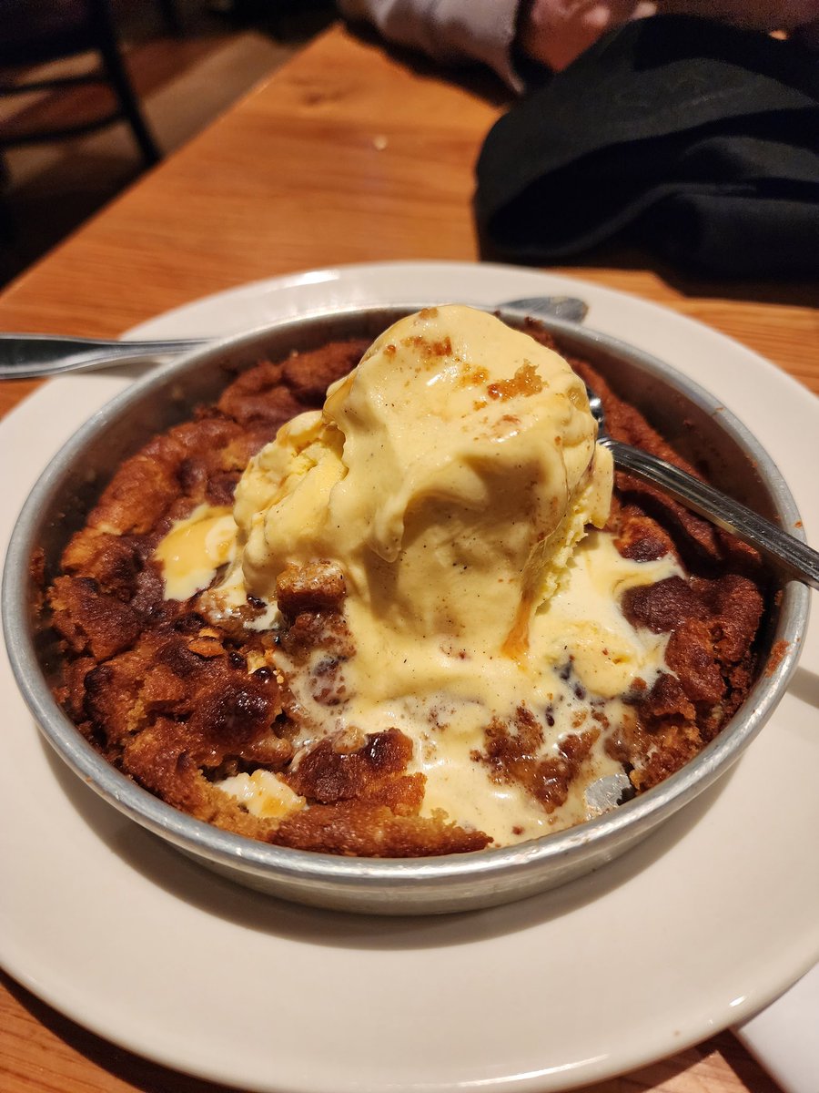 CableHusky's tweet photo. Thank you for all the bday wishes! 💙

Had me a nice bday dinner with my bestest boi at my favorite simple restaurant, BJs Brewhouse 🥰 https://t.co/6zgnMryTYU