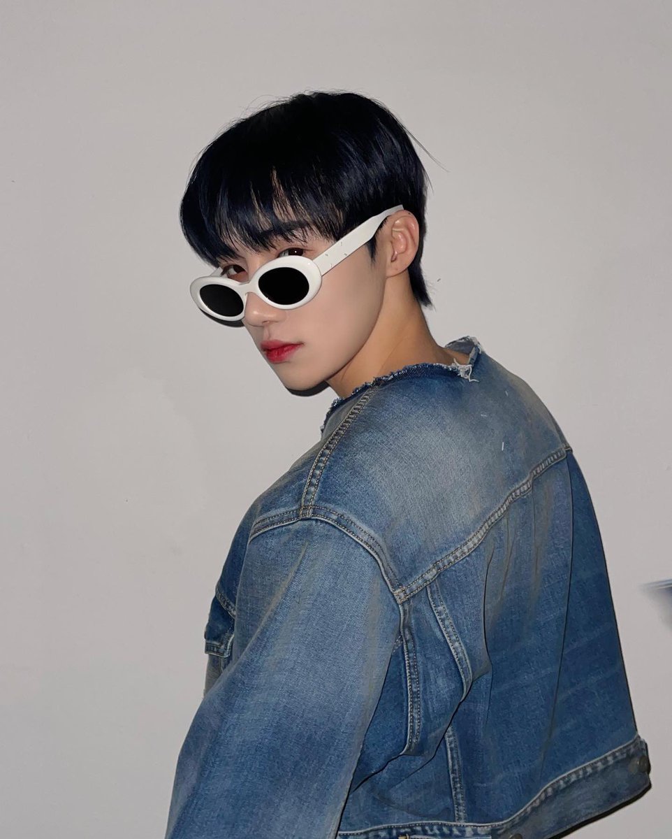 봄 tweet media