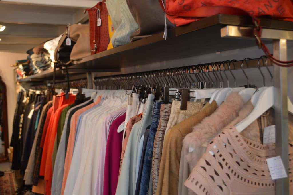 hasepost's tweet image. HASEPOST Osnabrück: Sozialer Laden zieht von der Mindener an die Bremer Straße Der Soziale Laden des Projekts "Jedes Kind braucht einen Engel" (JKBEE) zieht in die #hilfsprojekt #kinderhilfsprojekt #luestringen #osnabruck #osnabrueckschinkel #schinkel hasepost.de/sozialer-laden…