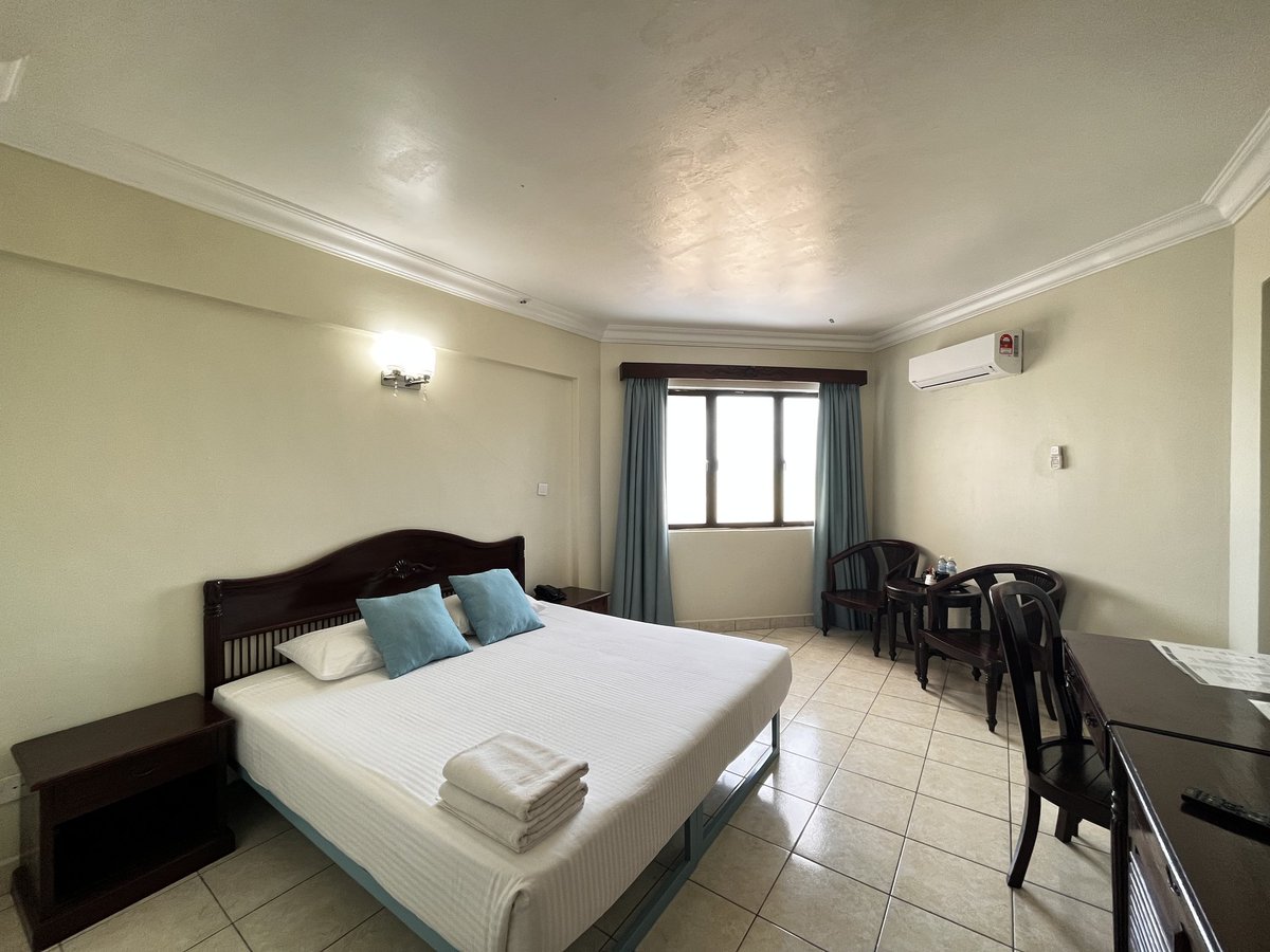 suriaresorts's tweet photo. Deluxe King at Eryabysuria Cherating. Simppe and nice room for couples and small family. Book online on any online platform or on our website at https://t.co/qtawGwD3GQ and get the best rate. 

#eryabysuria #tourismmalaysia #tourismpahang #cuticutimalaysia #malaysiatrulyasia https://t.co/n4QNVlfsP1