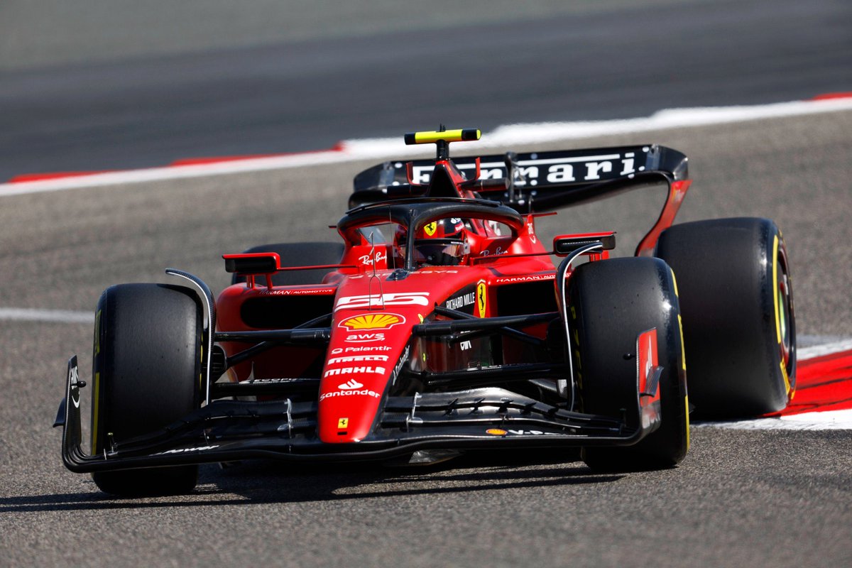 FerrariF1FRA's tweet photo. 🔴 Carlos Sainz sur la fiabilité du moteur Ferrari 2023 après les tests : "Le moteur est bon, je n'ai aucun doute. Au niveau de l'équipe, nous travaillons la fiabilité afin de pouvoir toujours la pousser à fond cette année. Comme on aurait voulu le faire l'année dernière." https://t.co/3rEuPviEYz