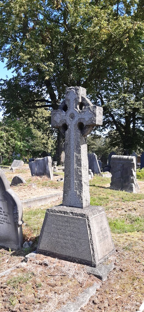 InscriptionsWw1's tweet photo. #RememberedHere
Henry Witton Deykin
Died Boer War 28 February 1902
Aged 26
Cecil John Deykin (Jack)
Killed in #France 23 July 1916
Aged 28
#WittonCemetery #Birmingham
#WW1 #BoerWar #LestWeForget
Online records via https://t.co/BqCIKs1h0l https://t.co/9KWIh0H4yp