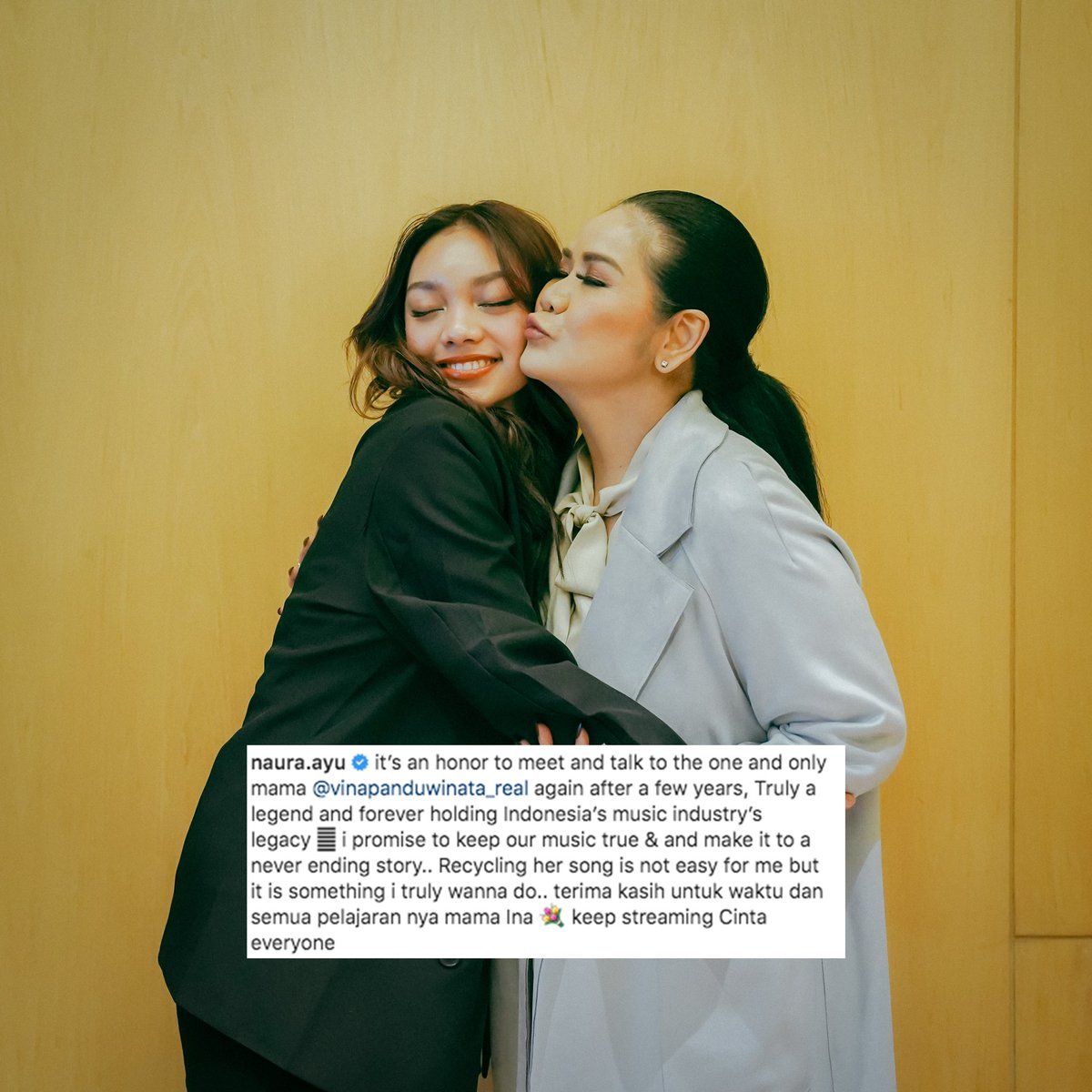 TrinityOptimaP's tweet photo. Ini adalah momen pertemuan @nnauraayu dengan penyanyi senior Vina Panduwinata, penyanyi asli dari lagu "Cinta", yang dibawakan kembali oleh Naura Ayu. Di sini keduanya saling bertukar cerita, ngobrolin banyak hal juga.
#NauraAyu #VinaPanduwinata #Cinta #TOPBGT #TOPPhoto https://t.co/cElHSyA5wj