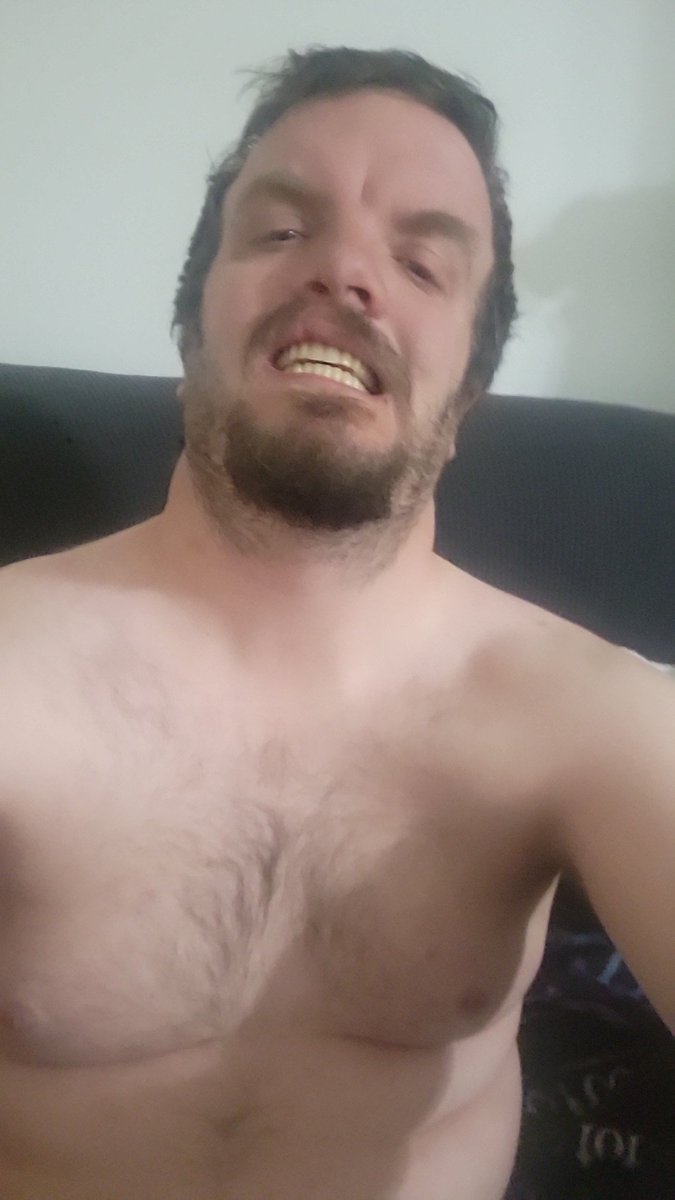 JoshuaOrton7's tweet photo. Anybody like dad bods #dadbood https://t.co/ILDMznGwVt