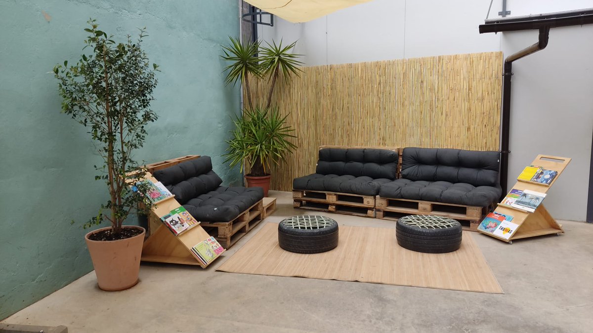 El passat 24 de febrer, la Comissió Pati va organitzar la 1a jornada participativa de manteniment mensual del pati de l'escola 9 Graons⚒️🪴🌱!

Tota la informació a: afa9graons.com/post/jornades-…

📷 Abans / Després