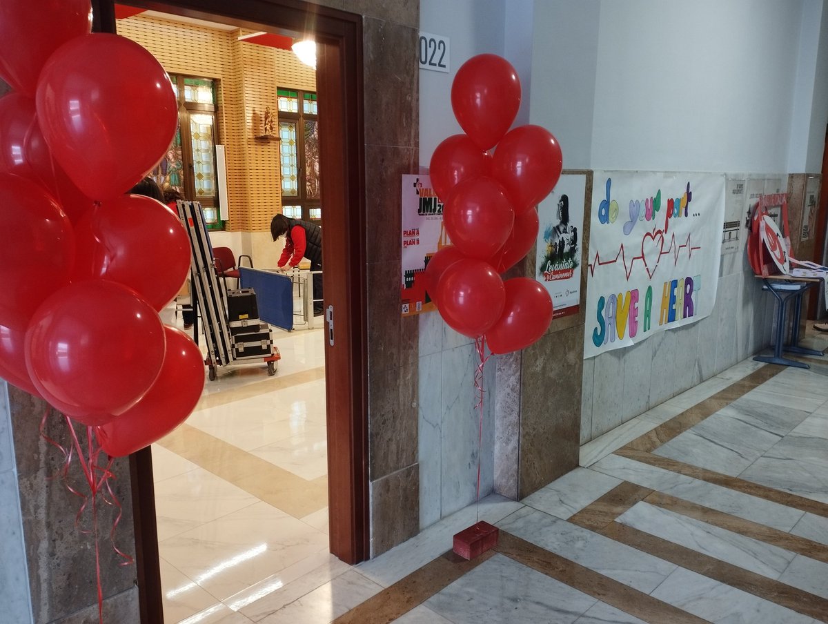 agustinosvlc1's tweet photo. En diez minutos comenzamos con la donación de sangre con @GVAdonasang en el Colegio Agustinos Valencia. Tenemos todo preparado ya. https://t.co/lQICC7KfCw