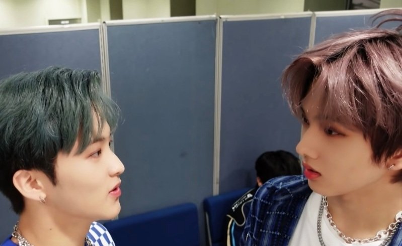 먼저 뽀뽀하면 지는 게임 #맠성