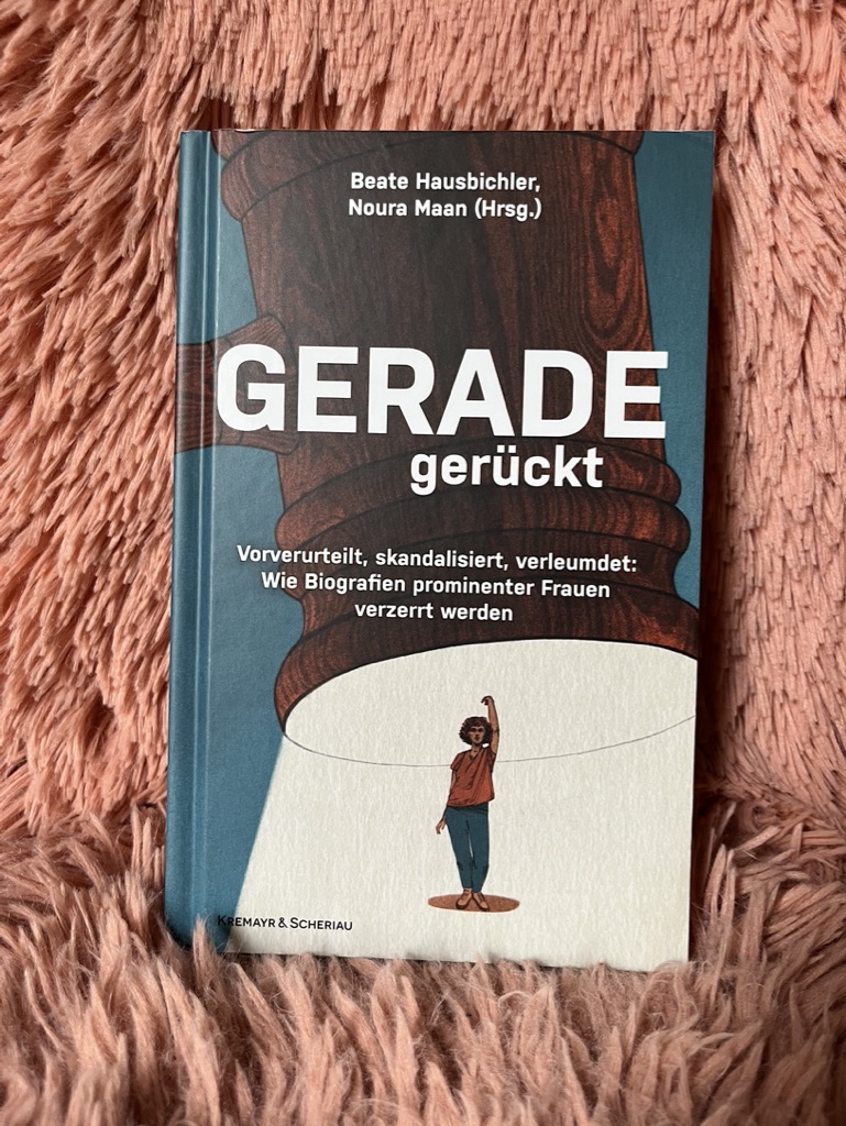 JournalistinnenKongress (@joko_at) on Twitter photo Wenn Journalistinnen sich zusammentun, <a href="/B_Hausbichler/">Beate Hausbichler</a> und <a href="/NouraMaan/">Noura Maan</a> als Hrsg.innen ein Buch zusammenstellen, kommt ein Werk gegen Vorurteile, Verleumdungen … dabei heraus. Mit Texten von <a href="/AmiraBensaoud1/">Amira Ben saoud</a>, <a href="/denkwerkstatt/">Brigitte Theißl</a>, <a href="/mavonu/">Maria von Usslar</a>, <a href="/DinaBrunnbauer/">Davina Brunnbauer</a>, <a href="/AnaSagt/">Ana Wetherall-Grujić</a> uvm. Einfach lesen! Wenn Journalistinnen sich zusammentun, <a href="/B_Hausbichler/">Beate Hausbichler</a> und <a href="/NouraMaan/">Noura Maan</a> als Hrsg.innen ein Buch zusammenstellen, kommt ein Werk gegen Vorurteile, Verleumdungen … dabei heraus. Mit Texten von <a href="/AmiraBensaoud1/">Amira Ben saoud</a>, <a href="/denkwerkstatt/">Brigitte Theißl</a>, <a href="/mavonu/">Maria von Usslar</a>, <a href="/DinaBrunnbauer/">Davina Brunnbauer</a>, <a href="/AnaSagt/">Ana Wetherall-Grujić</a> uvm. Einfach lesen!