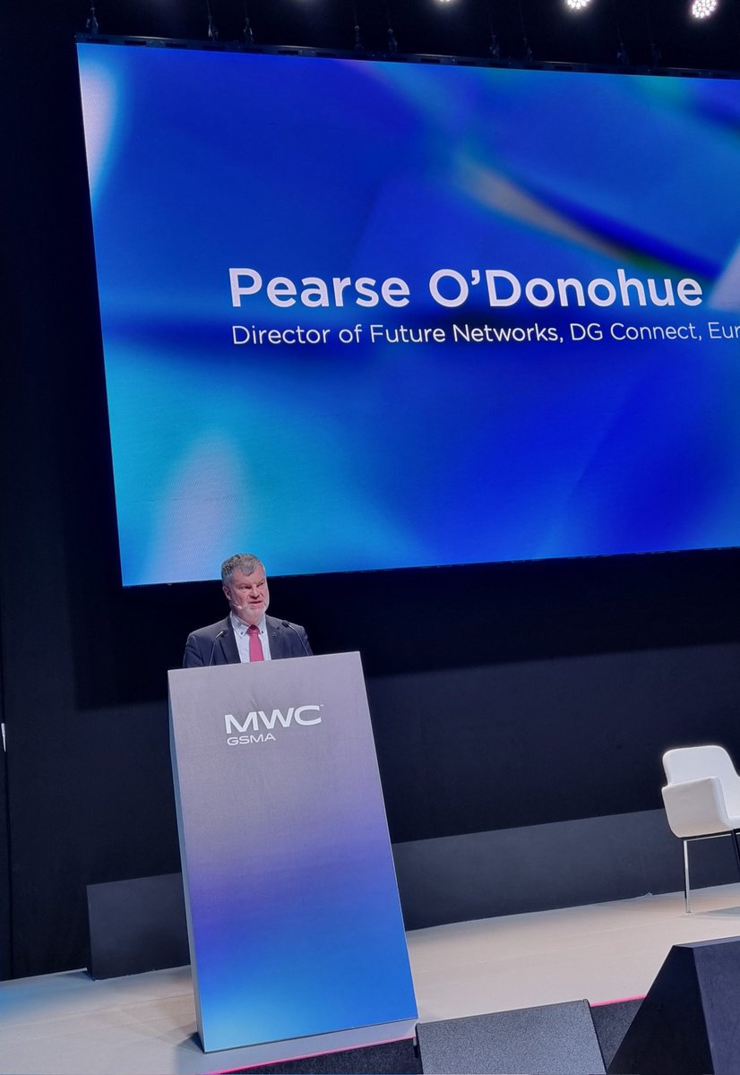 MoniqueCalisti's tweet photo. There is full commitment in #Europe to ensure making #ICT greener, but also make sure advanced technologies are helping us to protect our planet - Pearse O'donohue @EU_Commission

@PODcloudEU
@Digital4Planet
@6G_SNS
@DigitalEU

#carbonneutrality 
#eugreendeal
#digital4planet https://t.co/FHE1JzsVT0