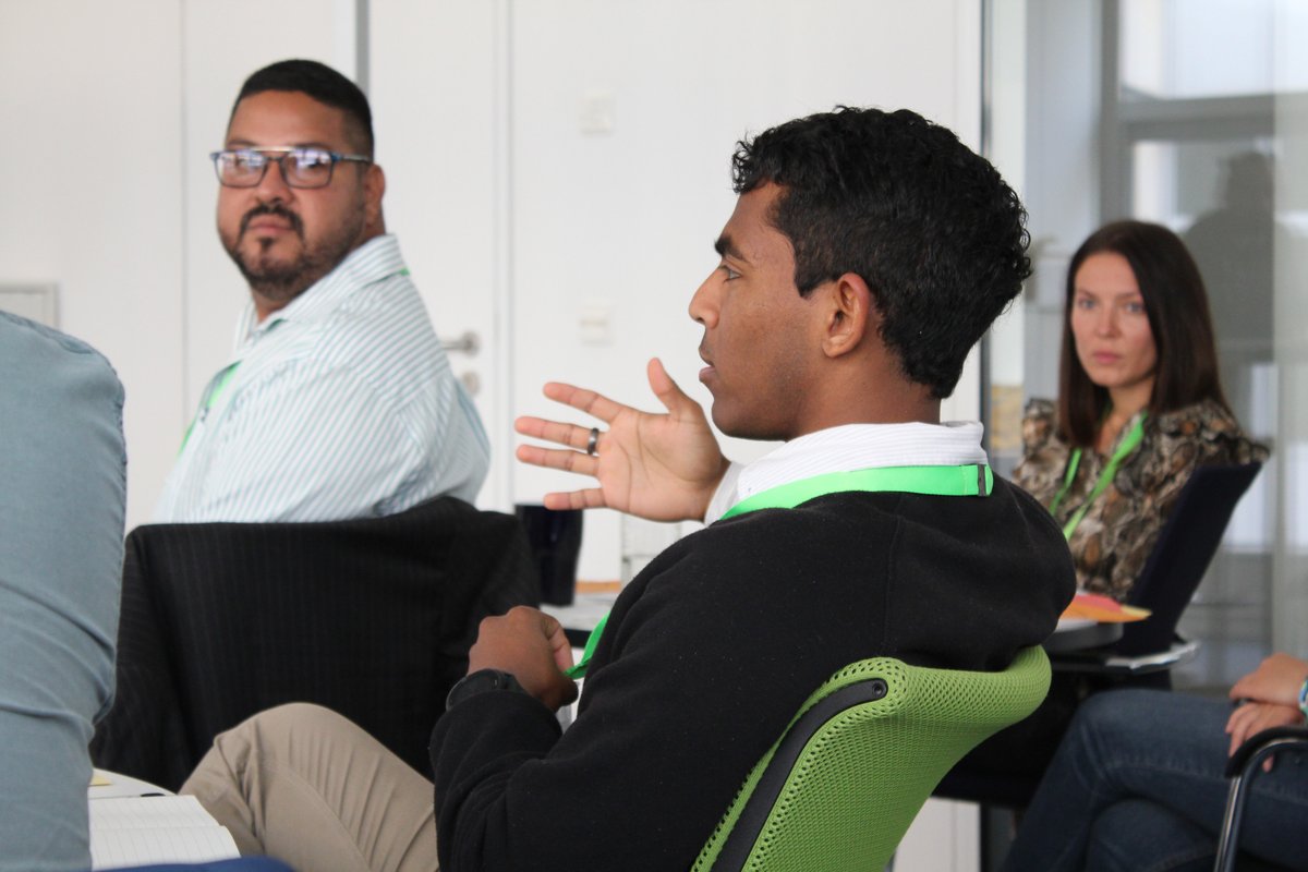 AgoraEW's tweet photo. OPPORTUNITY: Are you a future driver of change in your country’s #energytransition? Do you have a special interest in #H2 and #PtX? Then Agora’s Hydrogen &amp; PtX Training is for you!

Learn more and apply for the Fall 2023 #training by 03rd April 2023: https://t.co/o24xMcNDWB https://t.co/Z7QzkP96kD