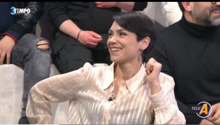 Anna Trieste tweet media