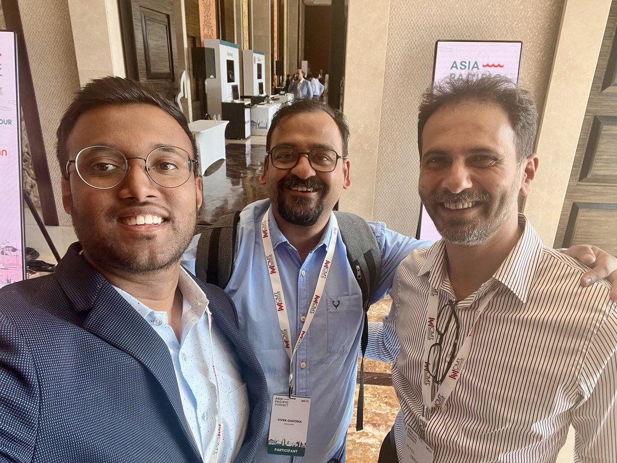 rahuldmudliar's tweet photo. Two of the most solid market professionals I have ever met.

@technovestor, my all-time inspiration, is a seasoned Algo trader - one of the best out there.

@MithilPradhan, my teammate at @_YUBHA, is the world-class technical analyst I have ever come across in the last 8 years. https://t.co/wcqFFNvgf9