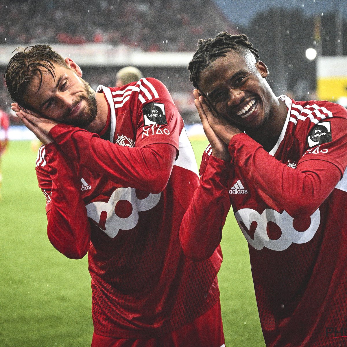 Standard_RSCL's tweet photo. .@EASPORTSFIFA Can we add this celebration to the game please ? 😴

#FIFA23 #COYR 🔴⚪ https://t.co/F7vlDgfMQc