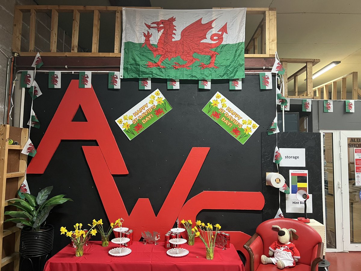 AwShopfronts's tweet image. Getting ready for ST David Day with our staff #StDavidsDay