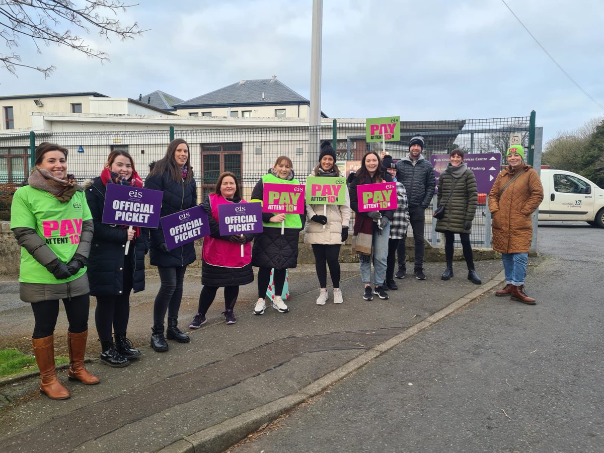 eisdgla's tweet photo. Out on the picket.  #PayAttention https://t.co/E8EQusbmJ8