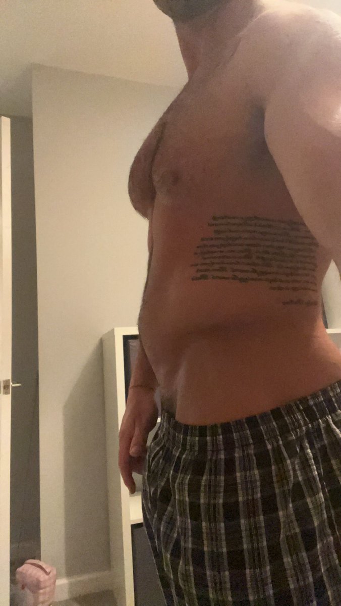 Tattedmuscle001's tweet photo. @LPSG_com I have this problem all the time https://t.co/2DMbU0cUDh