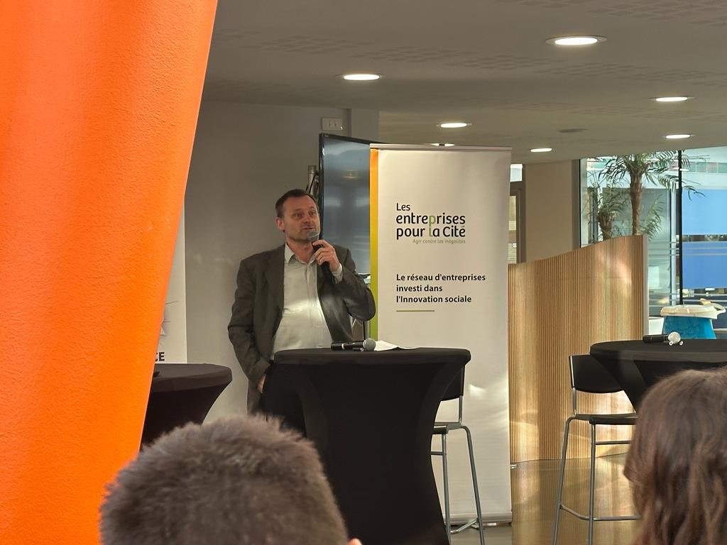 hervefournier44's tweet photo. Merci au réseau @LepC_France pour cette étape nantaise du Tour de France de la @CharteDiversite. Lutter contre les discriminations dans le monde du travail et agir pour l'égal accès pour toutes et tous à l'#emploi : des objectifs que nous partageons à @NantesMetropole
#SignerAgir https://t.co/auEiM4r26Q
