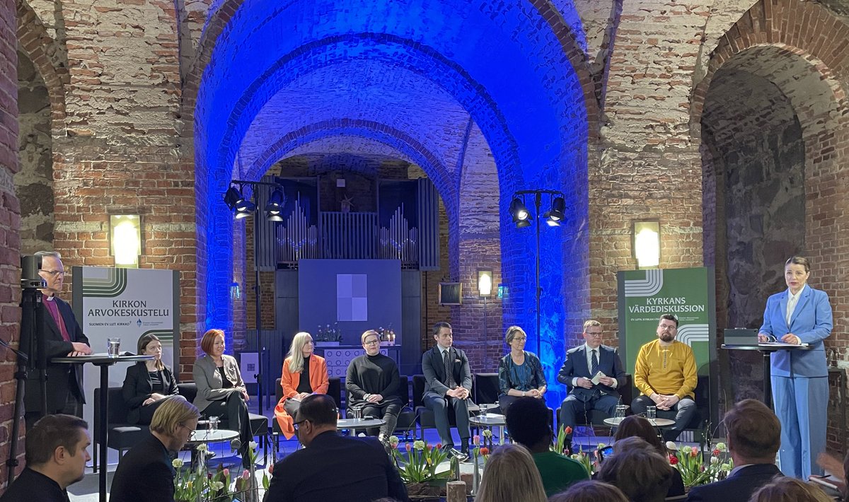 Eduskuntavaalien #arvokeskustelu on käynnissä juuri nyt. Seuraa täältä: youtube.com/live/6nITp1_n7… Osallistu keskusteluun tunnisteella #arvokeskustelu