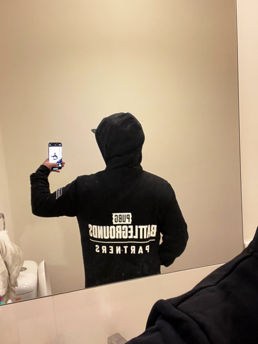 fraxured_plays's tweet photo. My PUBG Partner hoodie arrived today! Absolutely love it! Cheers @PUBG! Let’s get those chicken dinners!!
#PUBG #PubgPartner #twitchstreamer https://t.co/l0LQy78DGk