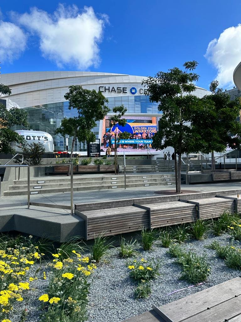 TwistedPairLtd's tweet image. Last week, #TeamTwisted were in #SanFrancisco! They met with clients to learn about upcoming plans for 2023 and understand how we can support them. 

They even explored #biophilia offices with living walls, bringing well-being benefits to employees