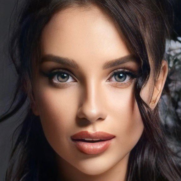 erabeautyusa's tweet photo. SKIN Era Face Foundation
Shop Now Link in our Bio
Model: @liv.vrose
#airbrushmakeup #airbrushflawlessfoundation #bestfoundations #bestfoundation #bestfoundationever #bestfoundations #bestmakeup #bestmakeupartist #bestmakeupproducts #bestmakeupever #allurebestofbeauty https://t.co/2vteTQ0Y6b