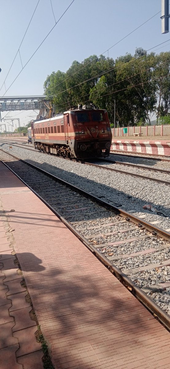 How much days Will take for Completion of Railway Electrification of Chikkaballapura -Chintamani Section as Swr official Target Feb 2023 completion .but no progress  as Part Of YNK BWT section .How many days to wait memu train.<a href="/RE_Bengaluru/">Railway Electrification, Bengaluru</a> <a href="/COREDGMPR/">Central Organisation for Railway Electrification</a> .<a href="/DrmBengaluru/">DRM Bengaluru</a> <a href="/rajdugar/">Rajkumar Dugar</a>