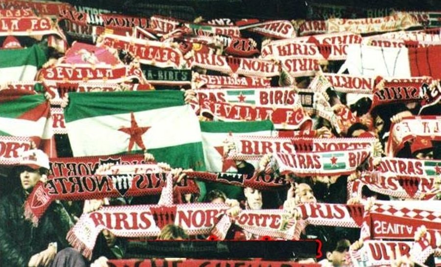 birisoficial's tweet photo. Feliz día a todo el que tenga y sienta el orgullo de ser andaluz. 
Sea por Andalucía libre, los pueblos y la humanidad. https://t.co/h4mH70nFUA