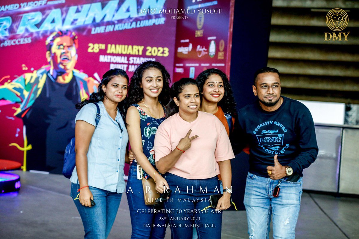 dmycreationoffl's tweet photo. Music touches us emotionally, where words alone canโt ๐บ
Tag yourself or friends if got spotted ๐๐ธ
ARR 2023 ๐ค | SECRET OF SUCCESS ๐ฅ| LIVE IN MALAYSIA ๐ฒ๐พ
@arrahman
#ARRforDMY #ARRLiveInMalaysia #DMY #DMYConcert https://t.co/tjslOdm33s