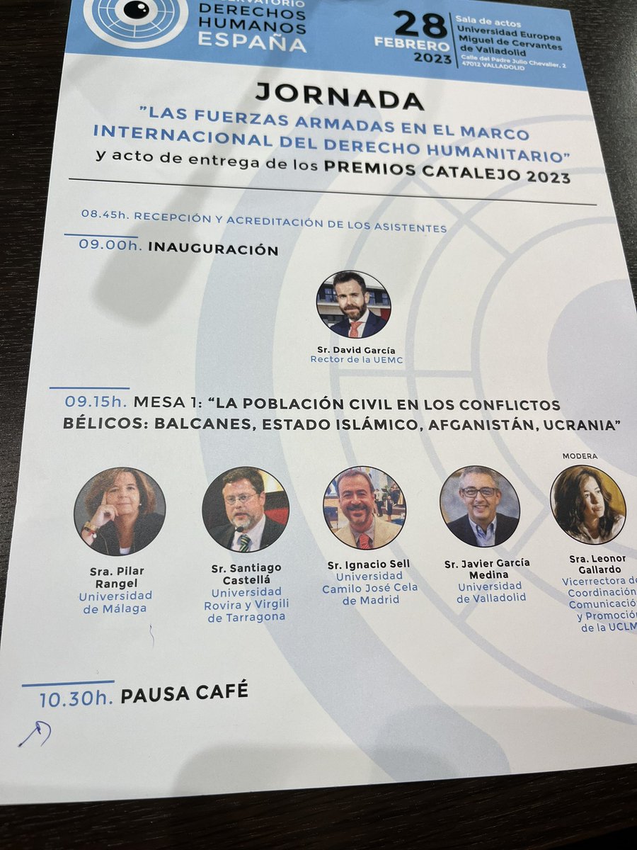 GallardoLeonor's tweet photo. Un placer estar en Valladolid. Moderando la mesa, sobre la población civil en los conflictos bélicos para el observatorio derechos https://t.co/6Wh8cphwTy https://t.co/ZiC6Lhhhpd