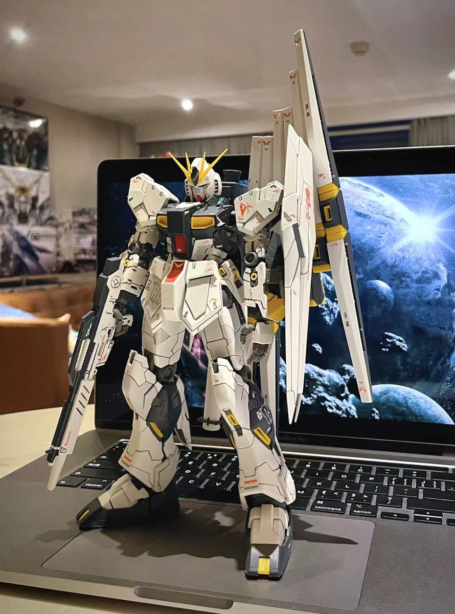 blockjob2022's tweet photo. #BlockJob疯狂星期三 
谁会拒绝一个万代高达呢🤖
即便心怀少女心的我🤷‍♀️（是的，我喜欢粉粉）
那么你一定要站在自己所热爱的世界里
百折不屈
#web3 归途尚远
要迷人，且倔强!!!

随机抽2*万代高达

1⃣推特关注 @blockjob2022 &amp; @qishu2023
2⃣点赞+转推
3⃣留言一句超酷/有力量的评论

🎁48Hrs https://t.co/e4pUhG8nBs