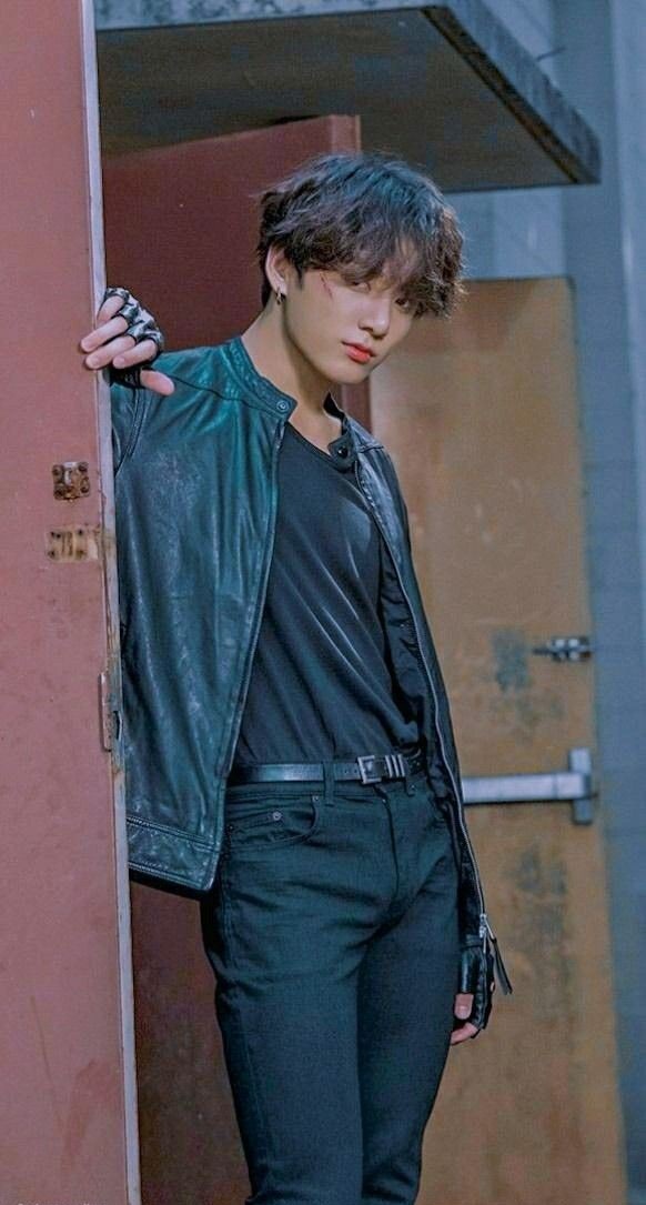 bediki7's tweet photo. @Jungkook_SNS One of the reasons I love you so much is that you are different, you are not like anyone else, your courage, who would delete their 52 million followers account?  I can't do it :) https://t.co/qUCE8Te9pm