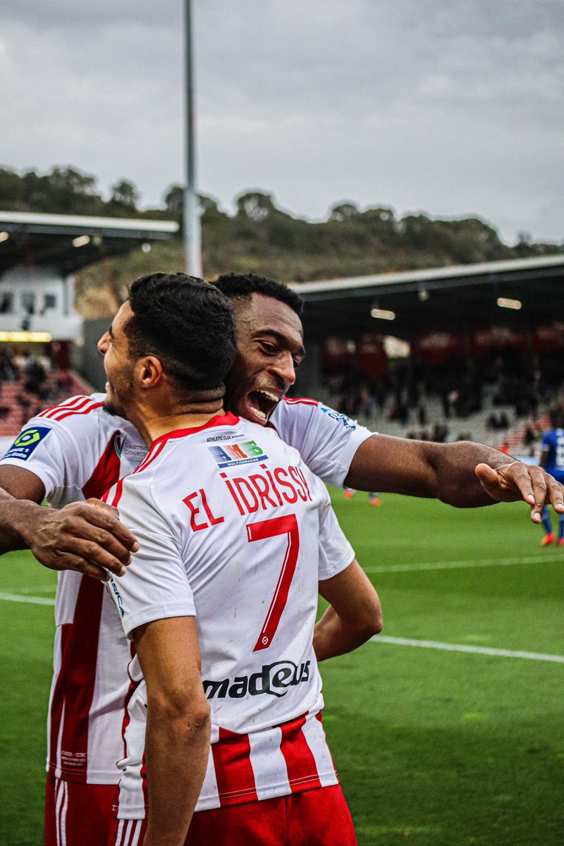 ACAjaccio's tweet photo. 𝗦𝗘𝗠𝗜 𝗗𝗜 𝗥𝗜𝗧𝗢𝗡𝗨 ! 🔥

Après quelques jours d’absence nous sommes de retour sur Twitter ✊

#ACAjaccio #ForzaAiacciu https://t.co/Z2L62QvUOh